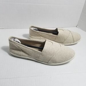 NEW IN BOX SODA WOMEN'S BEIGE SLIP ON SHOES SIZE 9